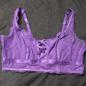 Torrid Plus Size Lavender Purple Lace Crisscross Bralette Size 2, NWT